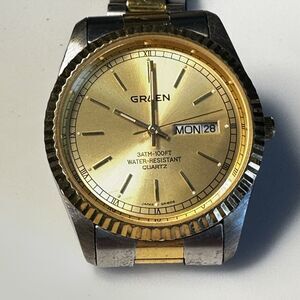 Nice Working Vintage Gruen Men's Quartz 219-2105 RARE gold colored dial.